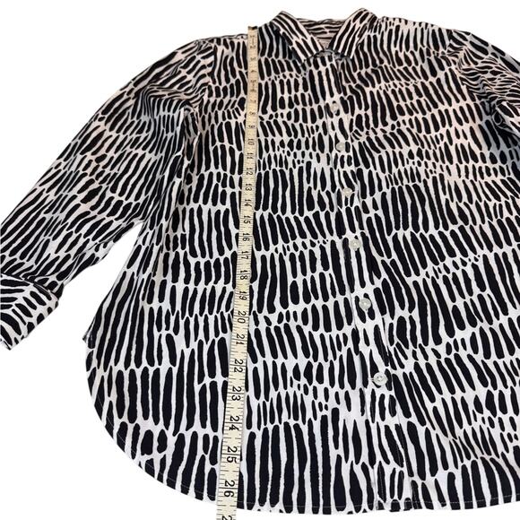 Chicos Signature Classic No Iron Blouse Button Front Cuffed Sleeve Black White - Picture 9 of 16